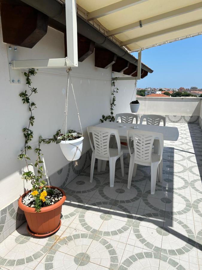 ATTICO con TERRAZZO, VIA DEL BORGO Montesilvano Exterior foto