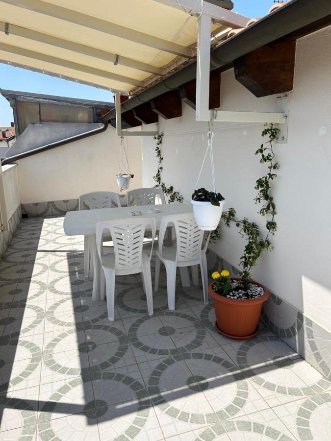 ATTICO con TERRAZZO, VIA DEL BORGO Montesilvano Exterior foto